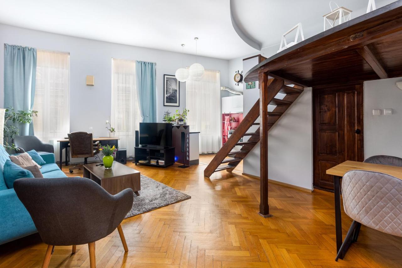 Stylish Kronstadt Apartament *